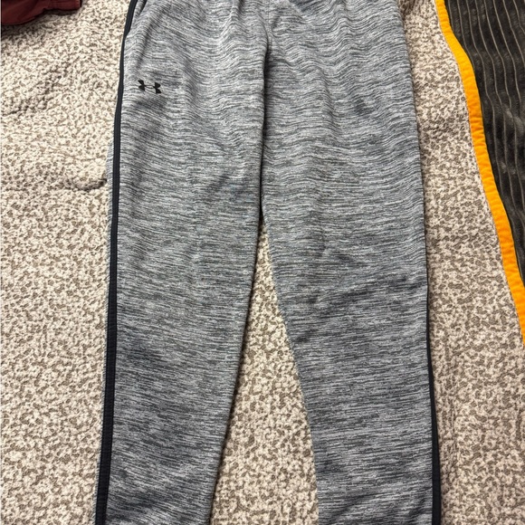 Under Armour Gray Tapered Sweatpants - Picture 1 of 2